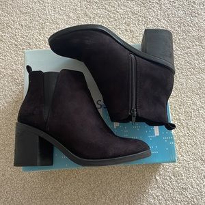 Comfy Block Heeled Booties!
